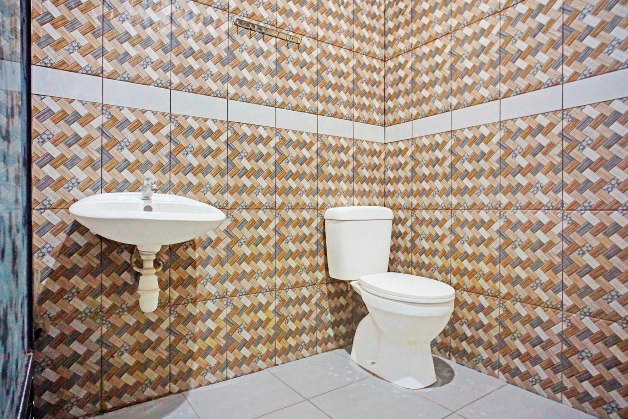 Hotel O Asyaffirah Near Masjid Raya Al Mashun Sm Raja Medan Esterno foto